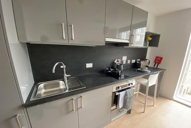 1 bed studio, The Oaks, Westwood heath, Warwick, CV48JB - Image 4